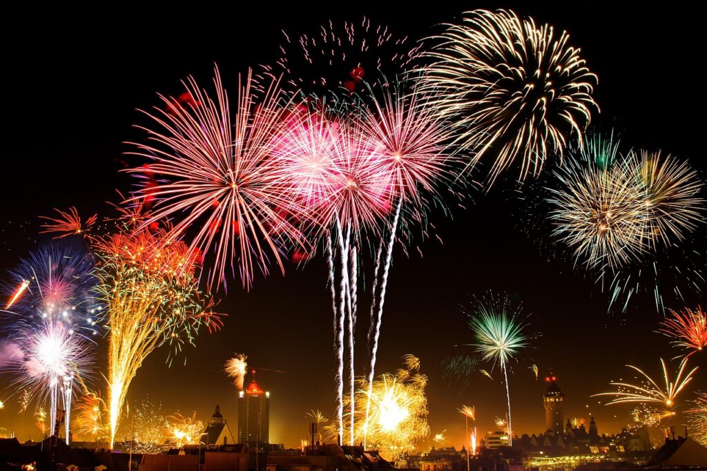 new year's eve, fireworks, city, sky, beacon, light, night sky, crackers, fireworks display, fireworks show, pyrotechnics, celebration, colorful, nature, party, night
